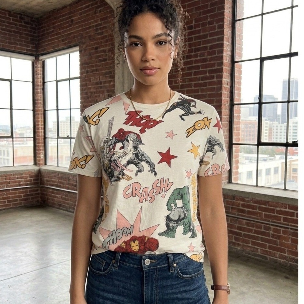 Marvel Avengers AOP Comic T-Shirt Cream Medium Spiderman‎ Hulk Thor Retro Geek